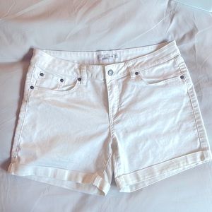 Prana Kara short size 10